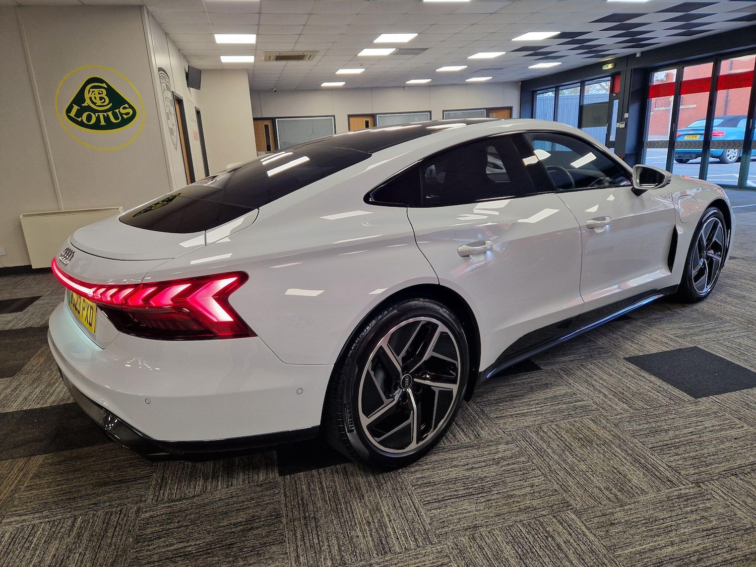 Used Audi e-tron GT 2023 for sale - 77358663: Photo 3