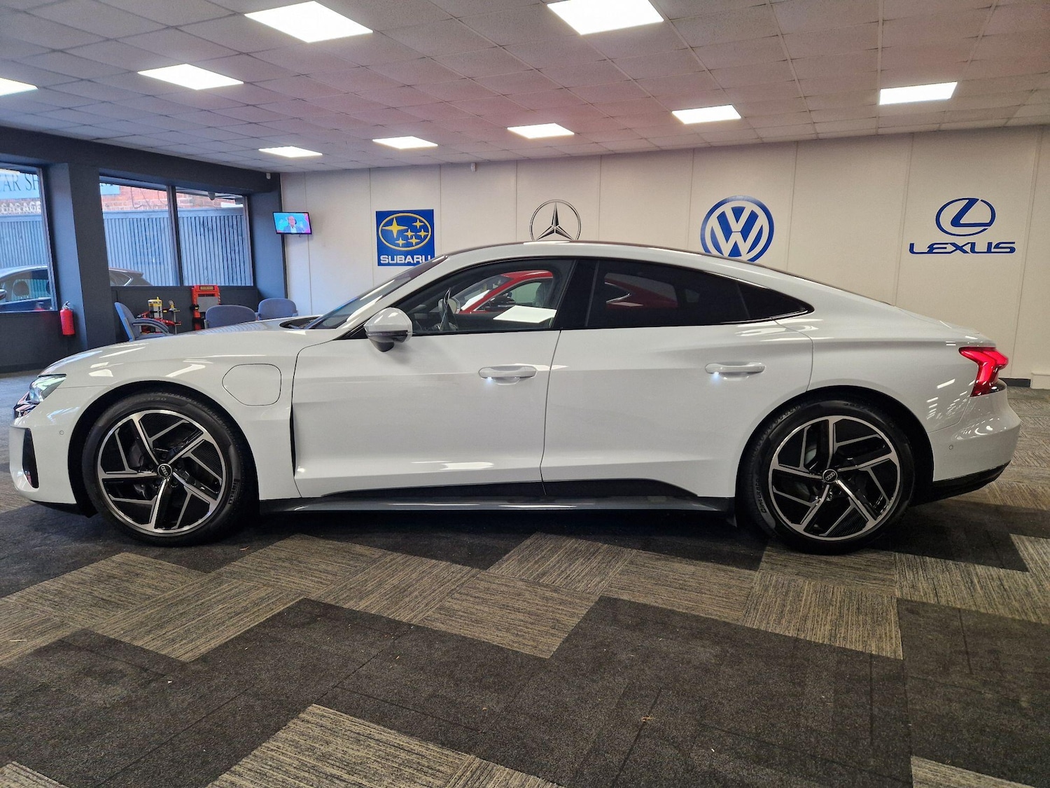 Used Audi e-tron GT 2023 for sale - 77358663: Photo 6