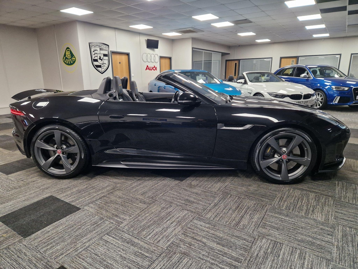 Used Jaguar F-Type 2017 for sale - 76831734: Photo 11