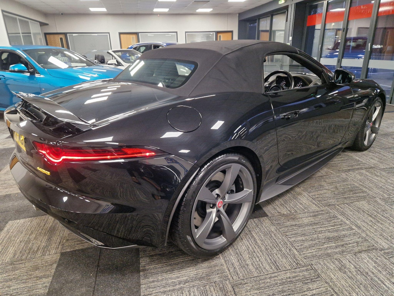 Used Jaguar F-Type 2017 for sale - 76831734: Photo 6