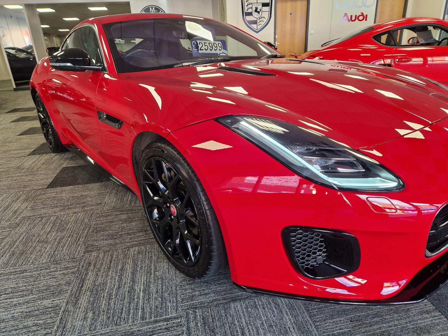 Used Jaguar F-Type 2019 for sale - 76831728: Photo 11