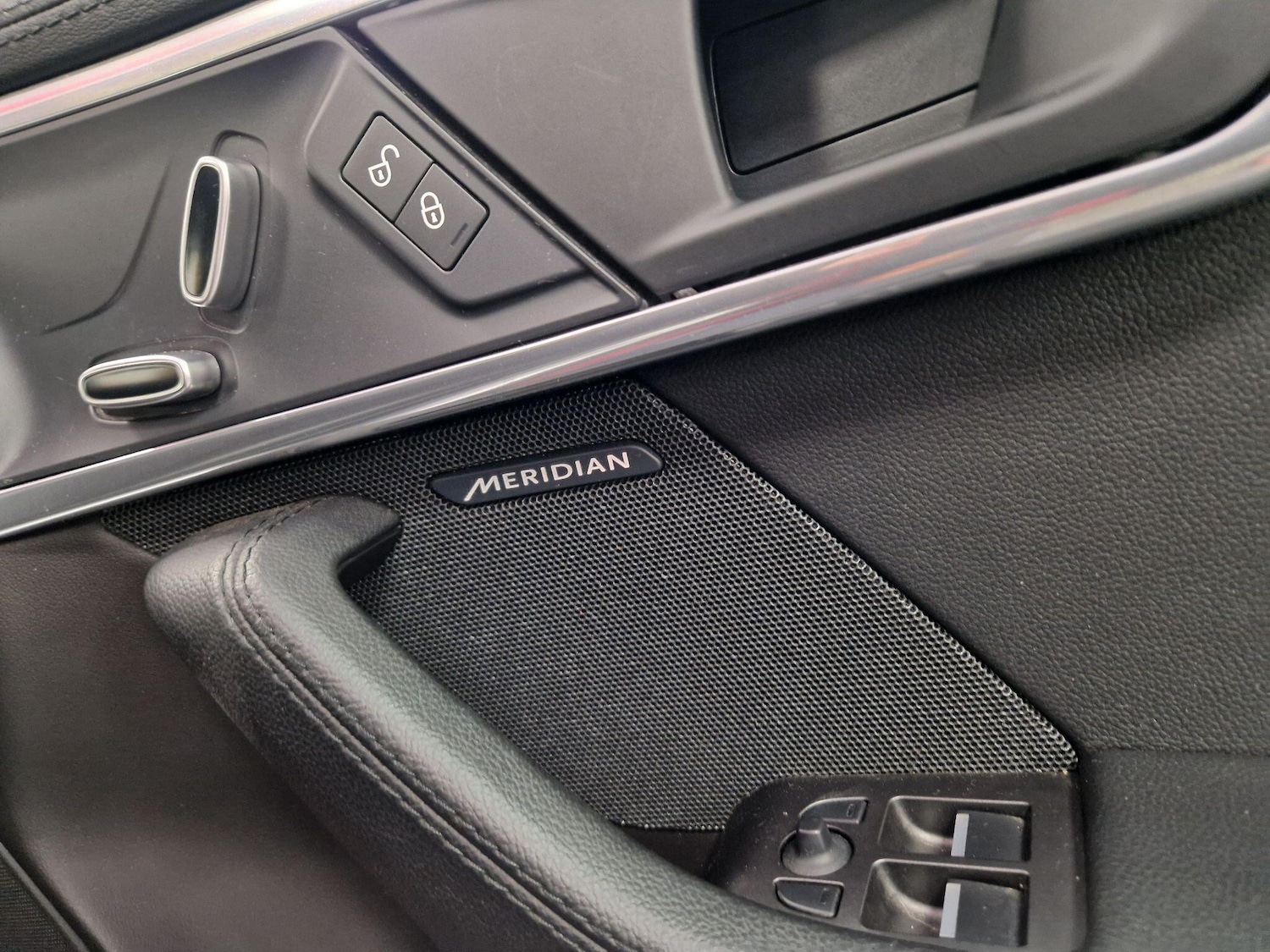 Used Jaguar F-Type 2019 for sale - 76831728: Photo 16