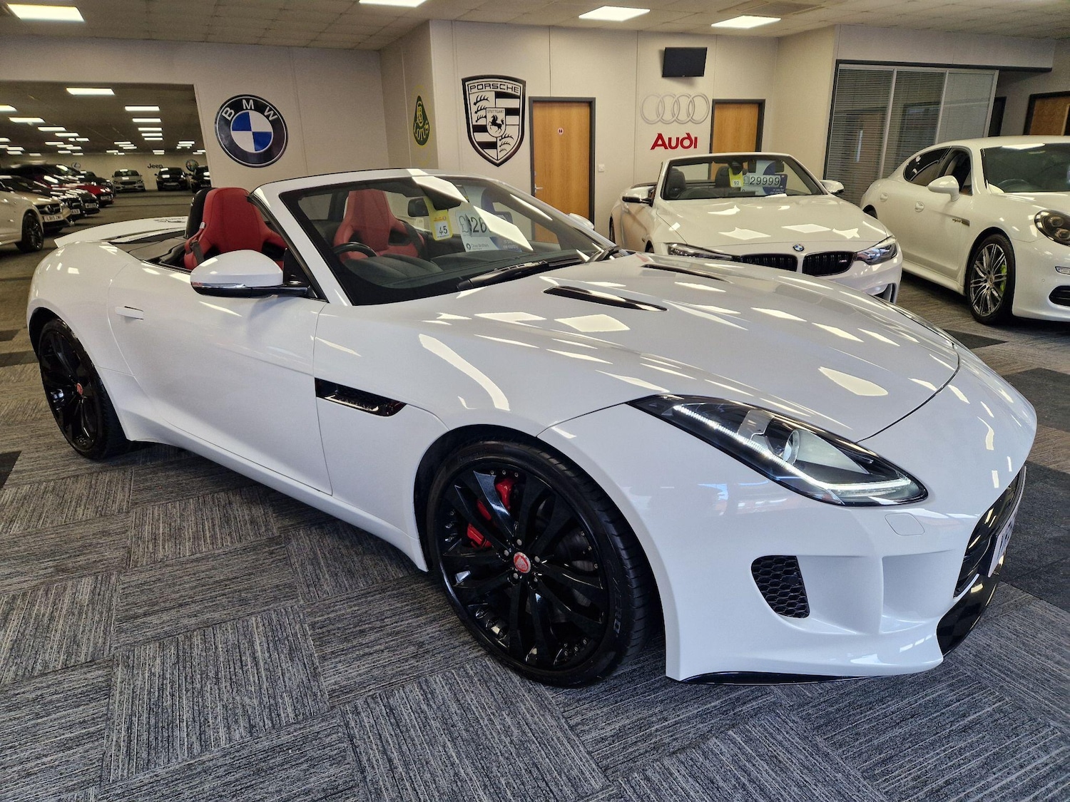 Used Jaguar F-Type for sale - 77411909: Photo 3