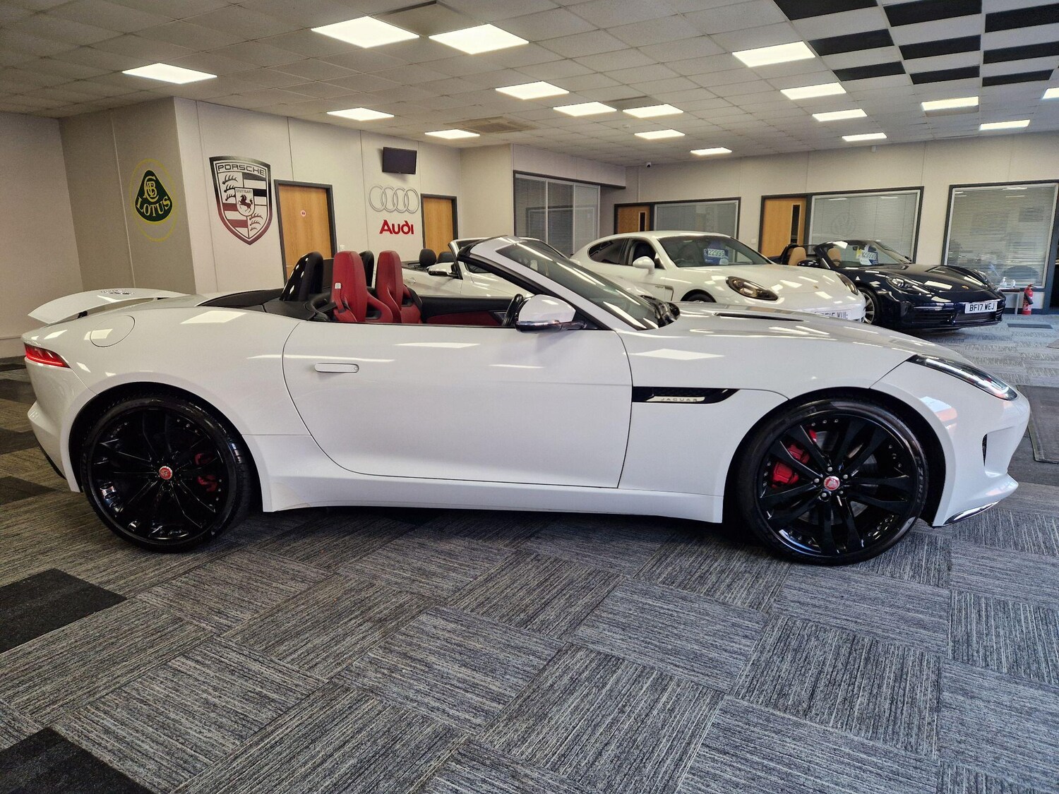Used Jaguar F-Type for sale - 77411909: Photo 8