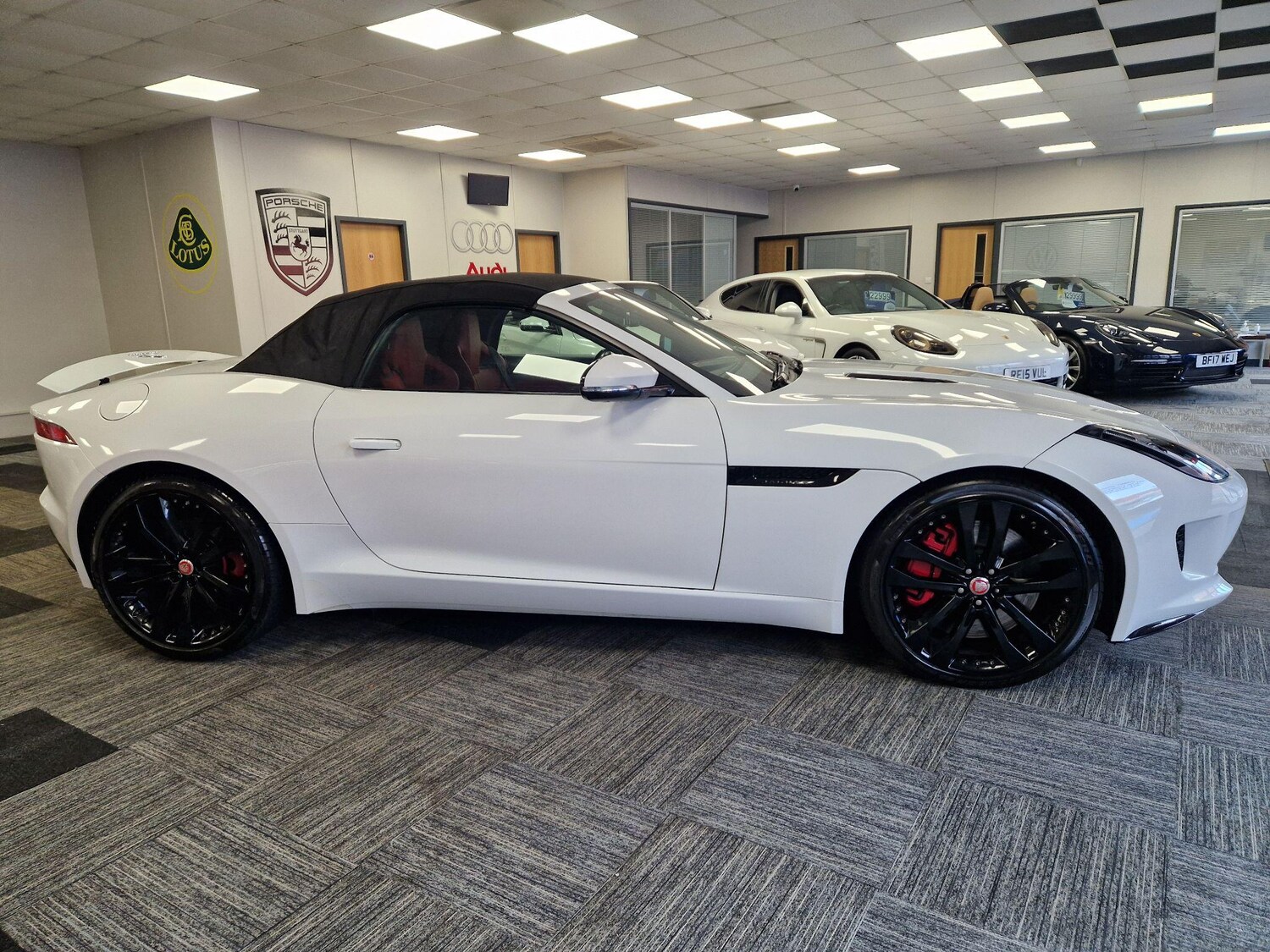 Used Jaguar F-Type for sale - 77411909: Photo 9