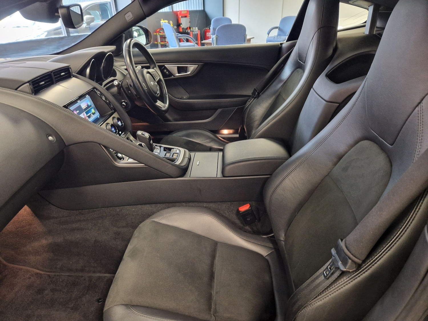 Used Jaguar F-Type 2015 for sale - 78100307: Photo 16