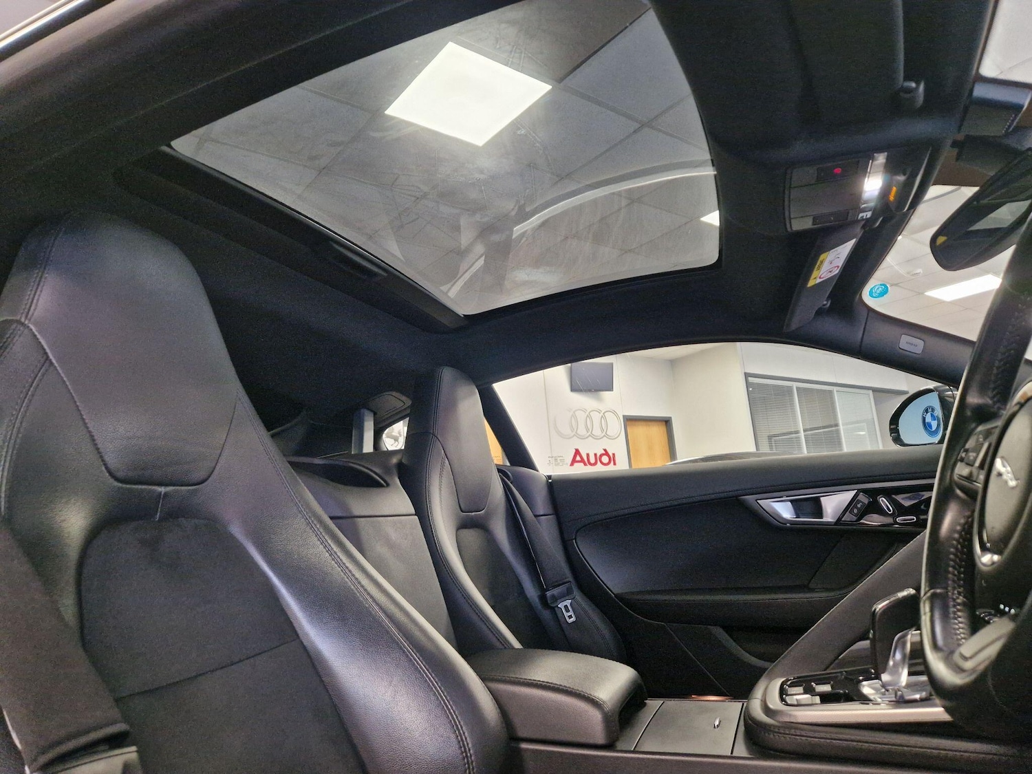 Used Jaguar F-Type 2015 for sale - 78100307: Photo 19