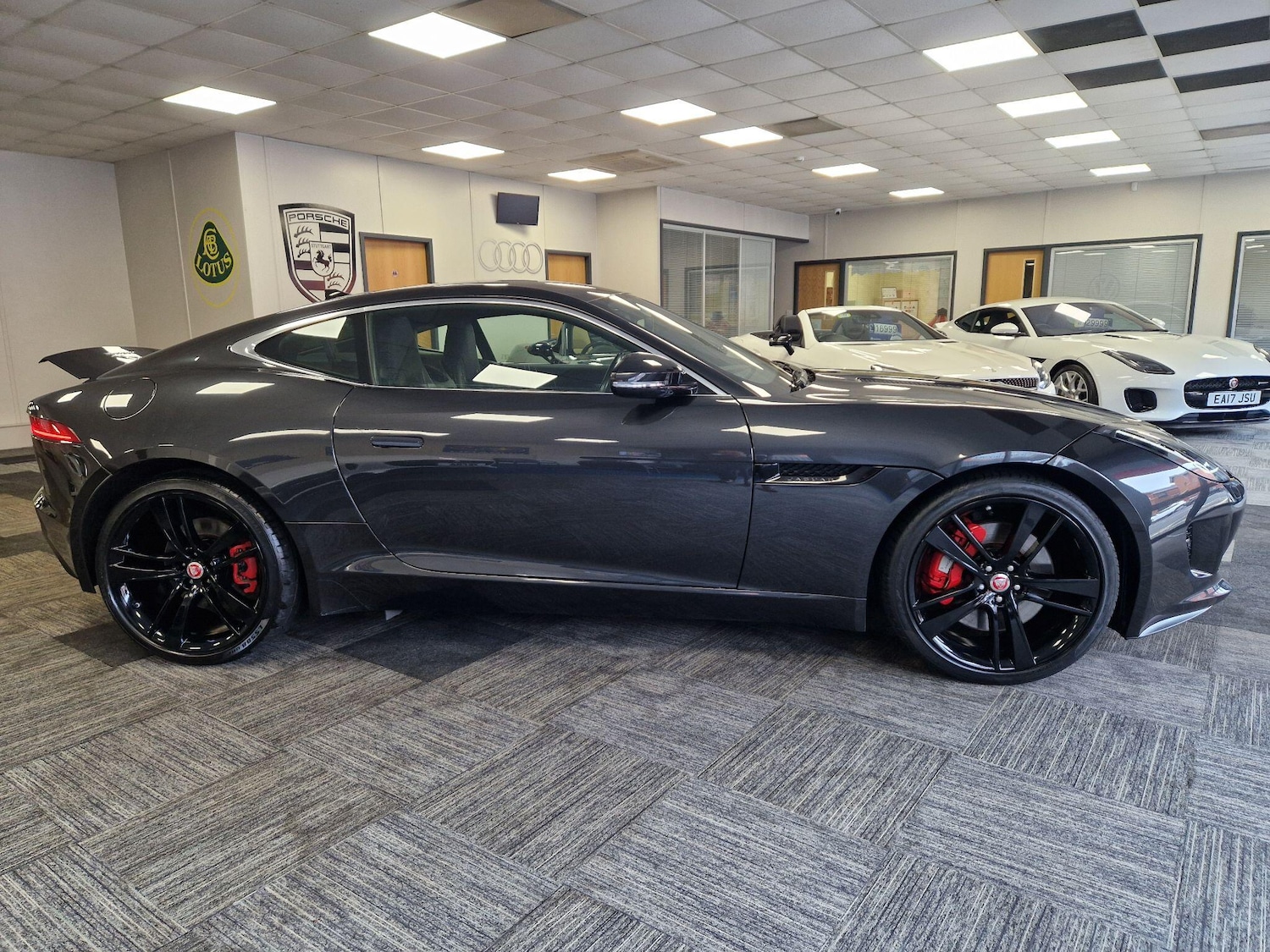 Used Jaguar F-Type 2015 for sale - 78100307: Photo 6