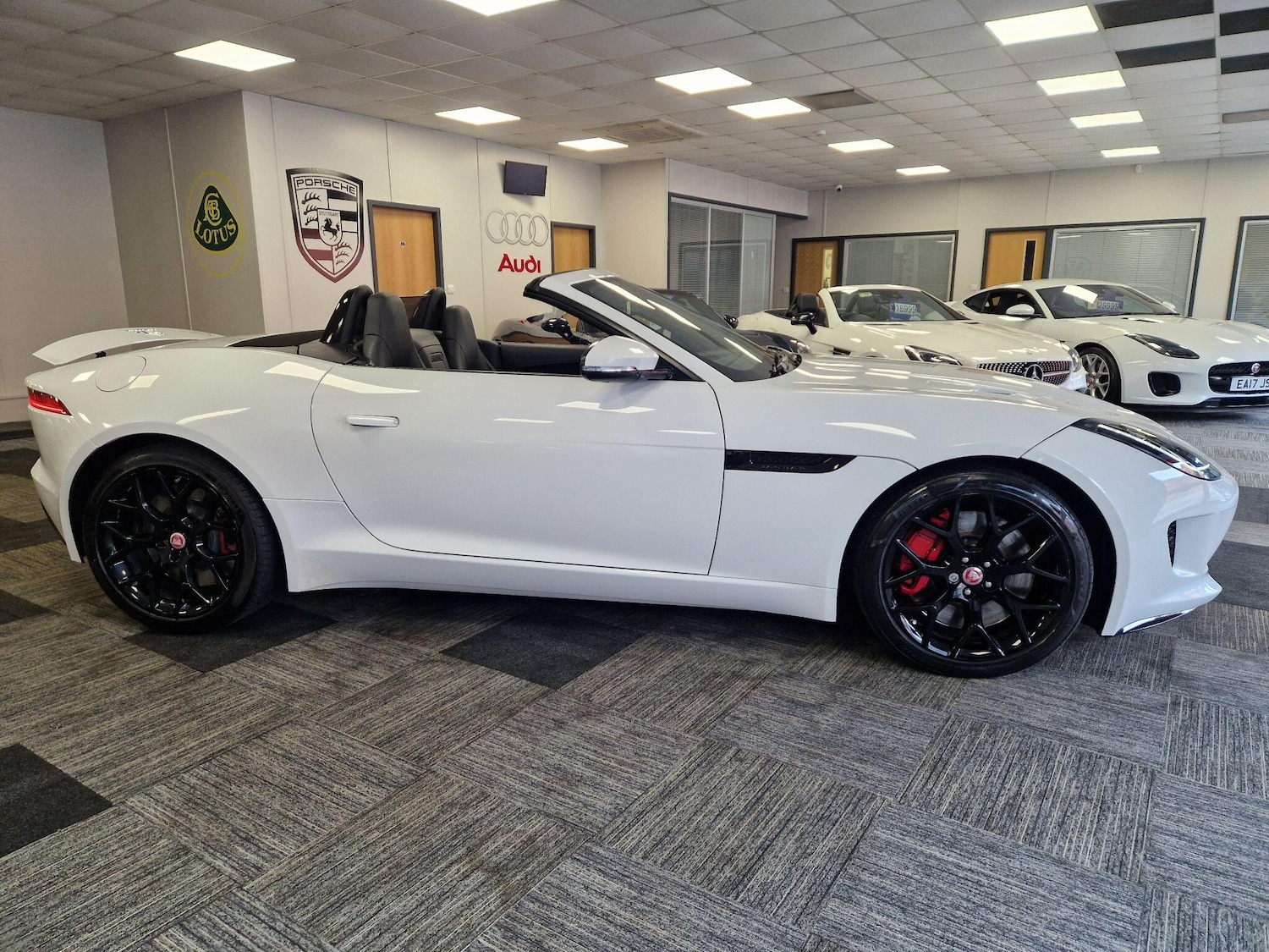 Used Jaguar F-Type 2015 for sale - 78062875: Photo 11