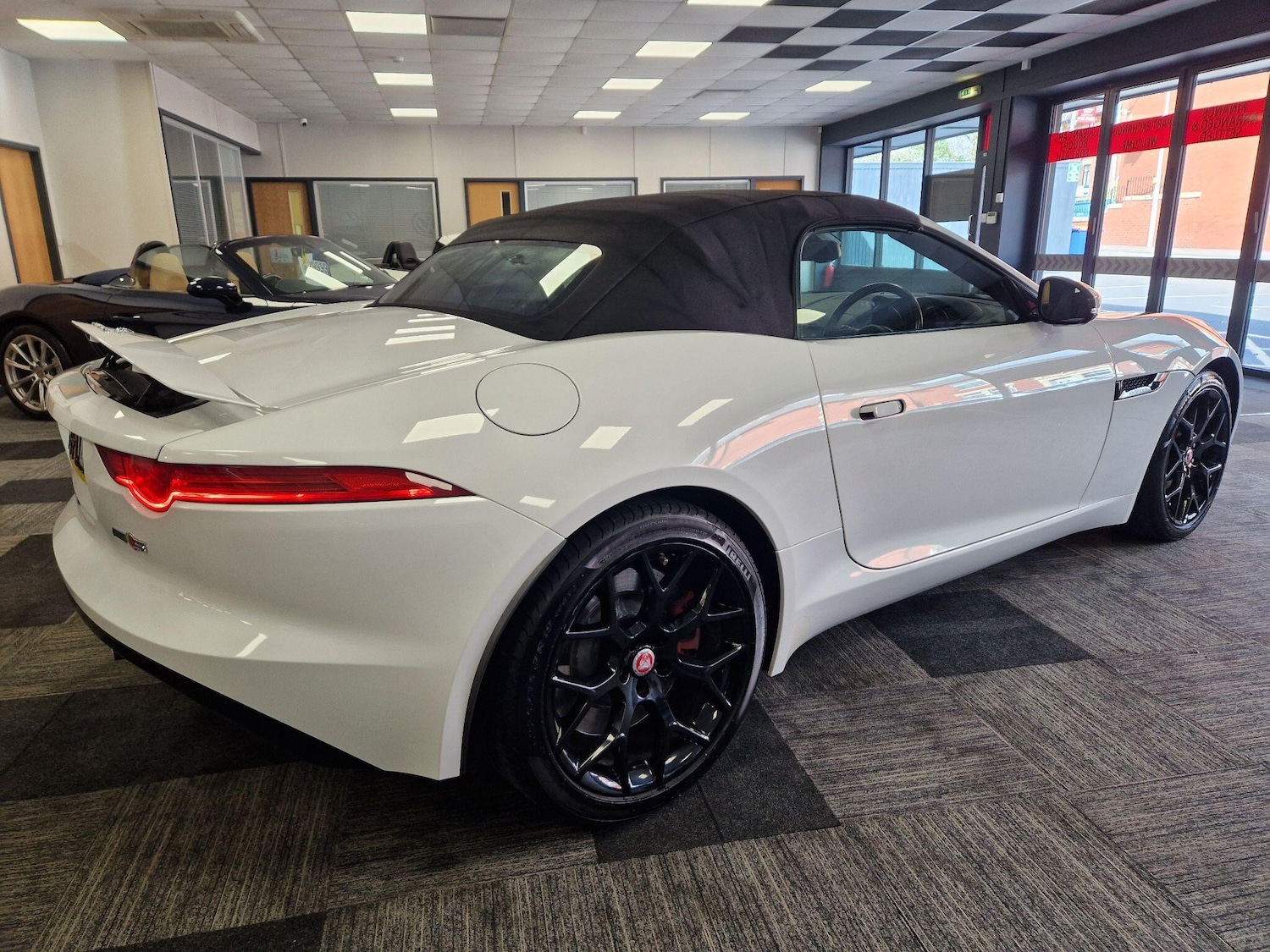 Used Jaguar F-Type 2015 for sale - 78062875: Photo 5
