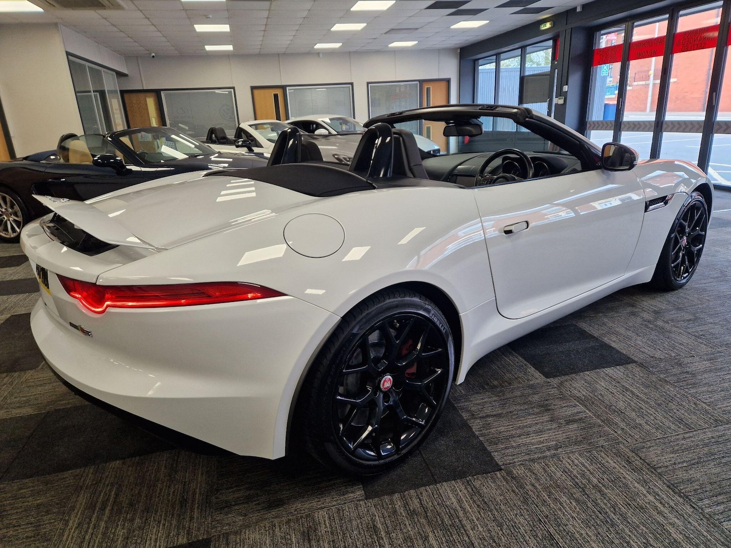 Used Jaguar F-Type 2015 for sale - 78062875: Photo 6