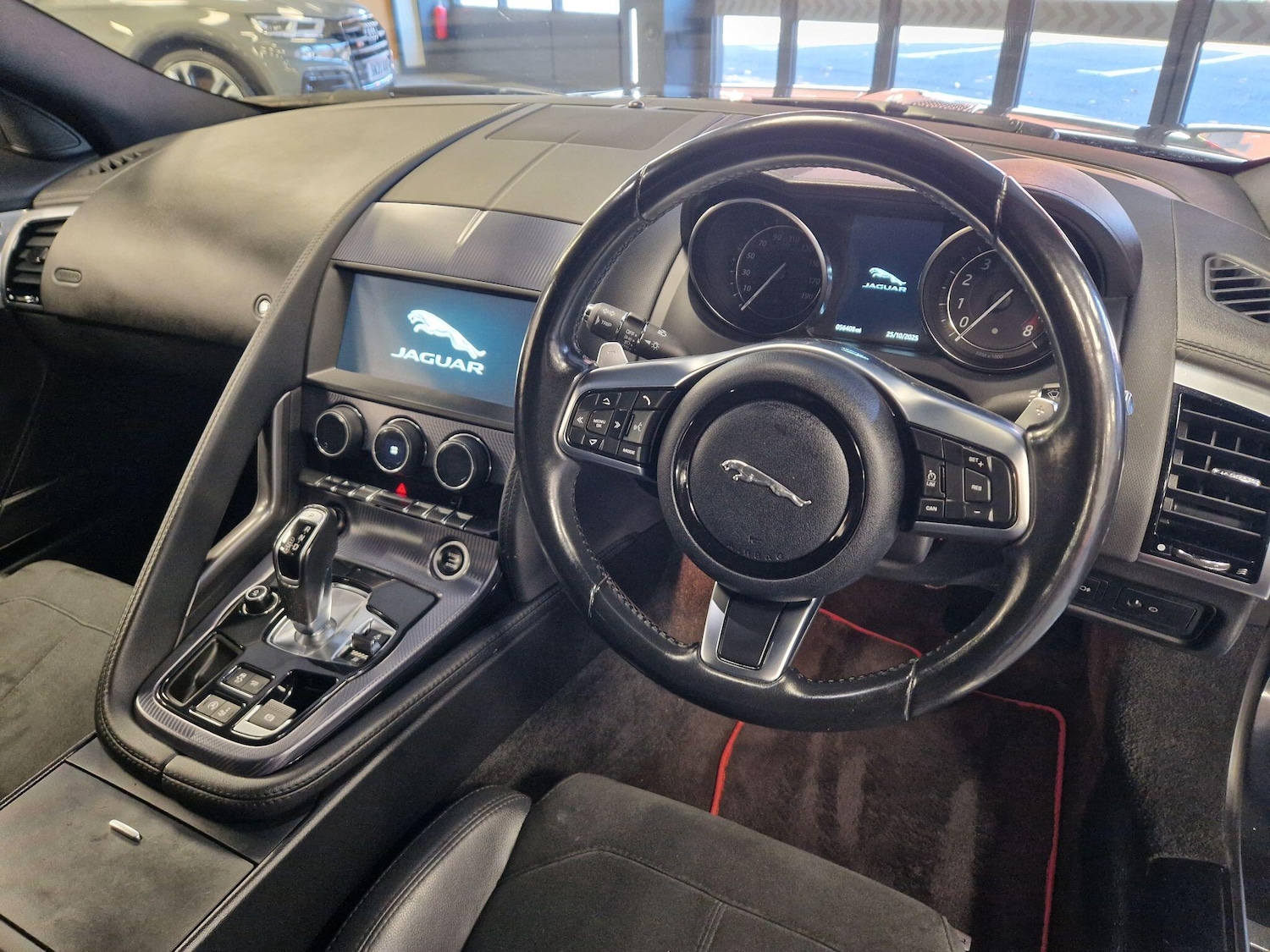 Used Jaguar F-Type 2019 for sale - 76831726: Photo 16