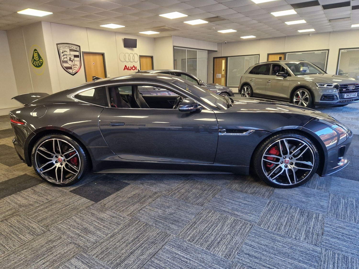 Used Jaguar F-Type 2019 for sale - 76831726: Photo 6