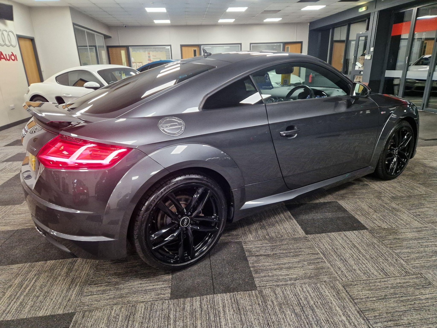 Used Audi TT 2018 for sale - 76831725: Photo 3