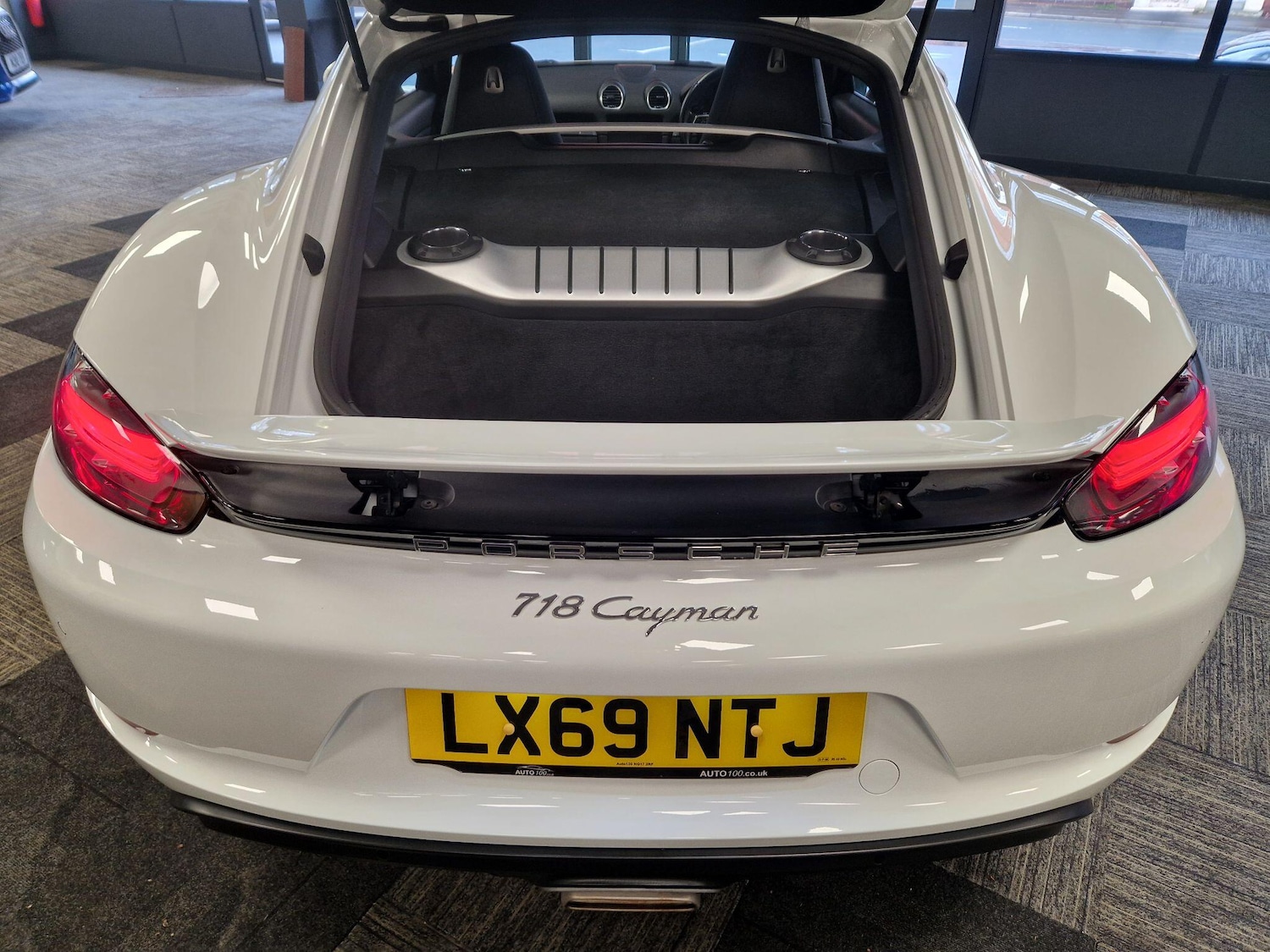 Used Porsche Cayman 2019 for sale - 76831730: Photo 11
