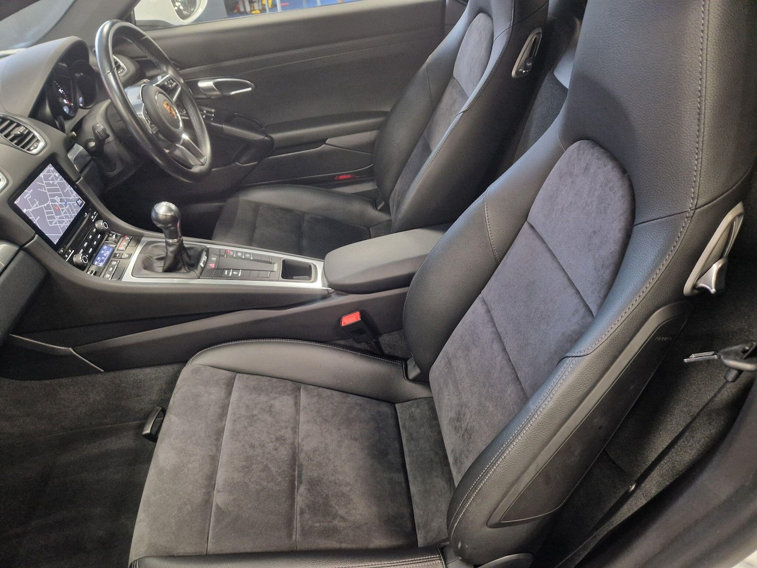 Used Porsche Cayman 2019 for sale - 76831730: Photo 18