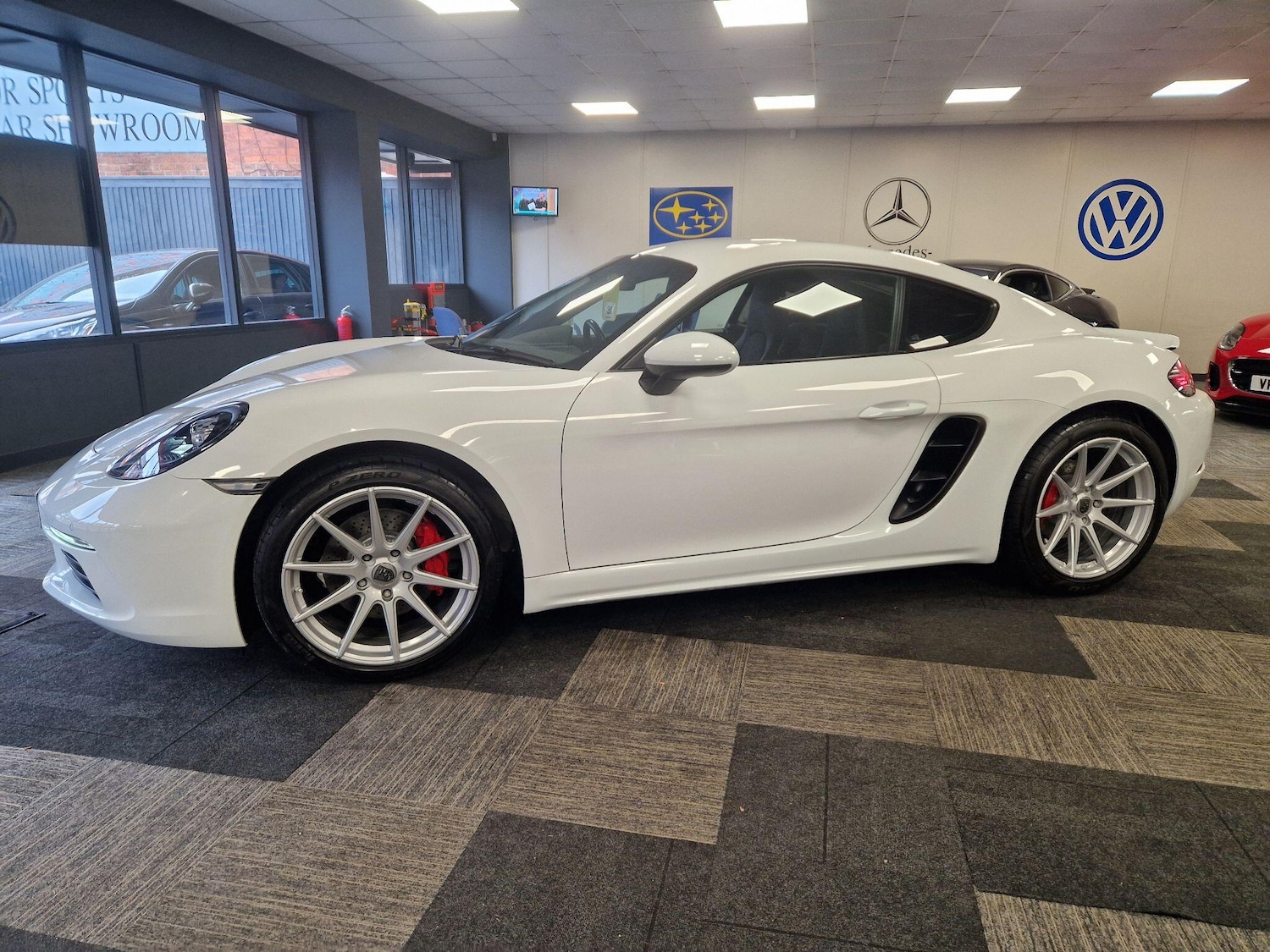 Used Porsche Cayman 2019 for sale - 76831730: Photo 5