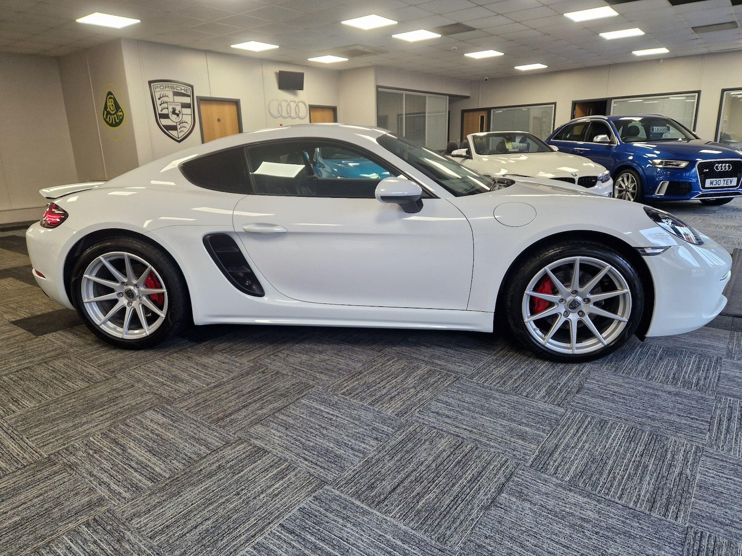 Used Porsche Cayman 2019 for sale - 76831730: Photo 6