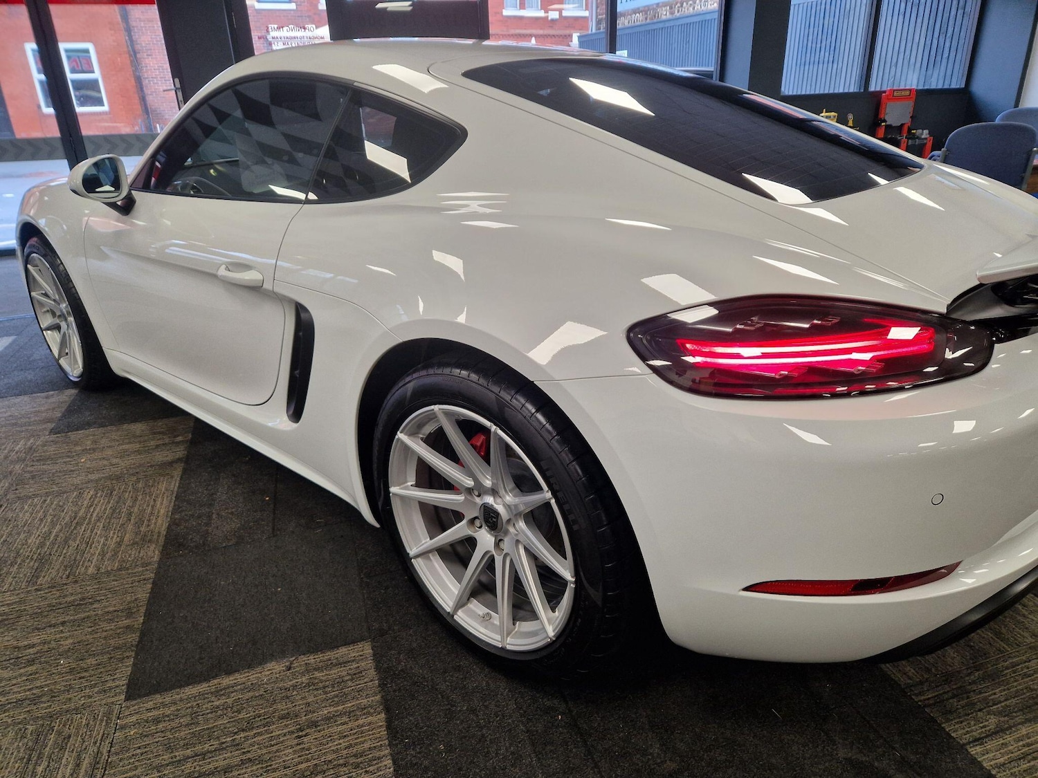 Used Porsche Cayman 2019 for sale - 76831730: Photo 8