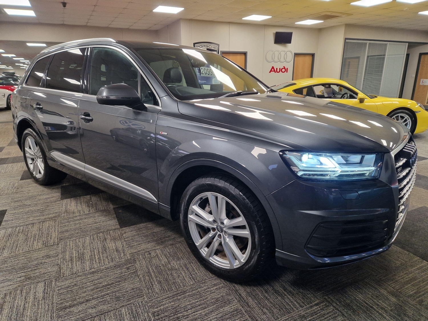 Used Audi Q7 2016 for sale - 77030021: Photo 2