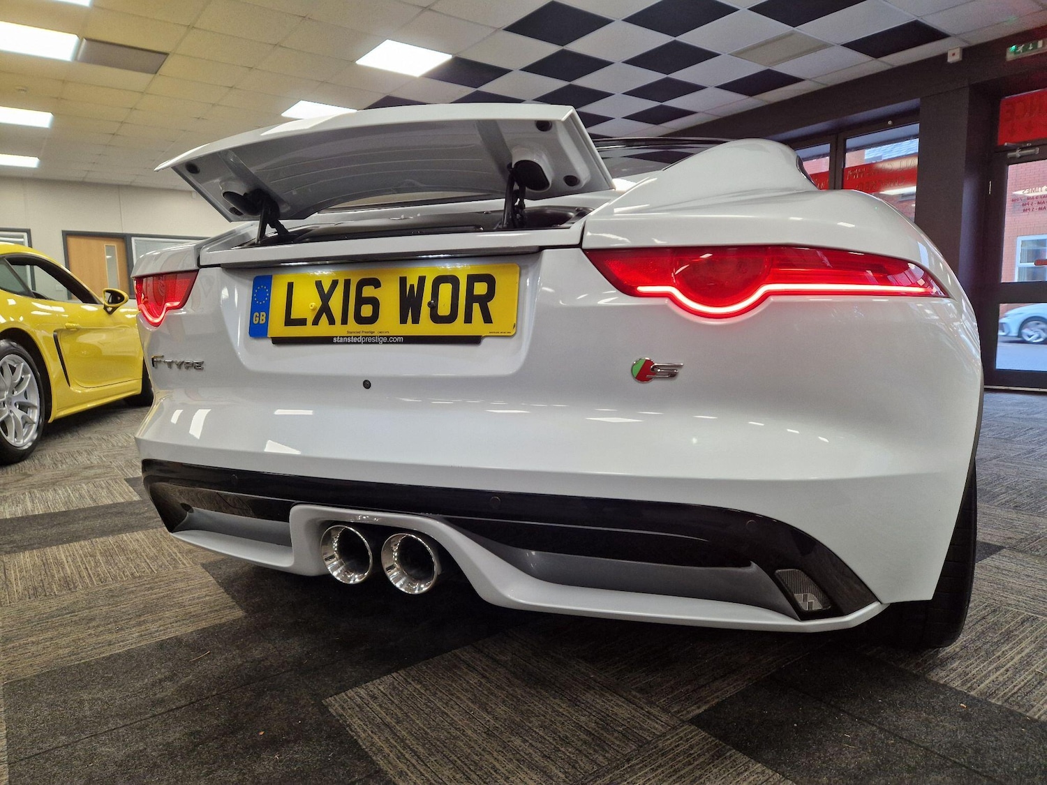 Used Jaguar F-Type 2016 for sale - 76942366: Photo 10