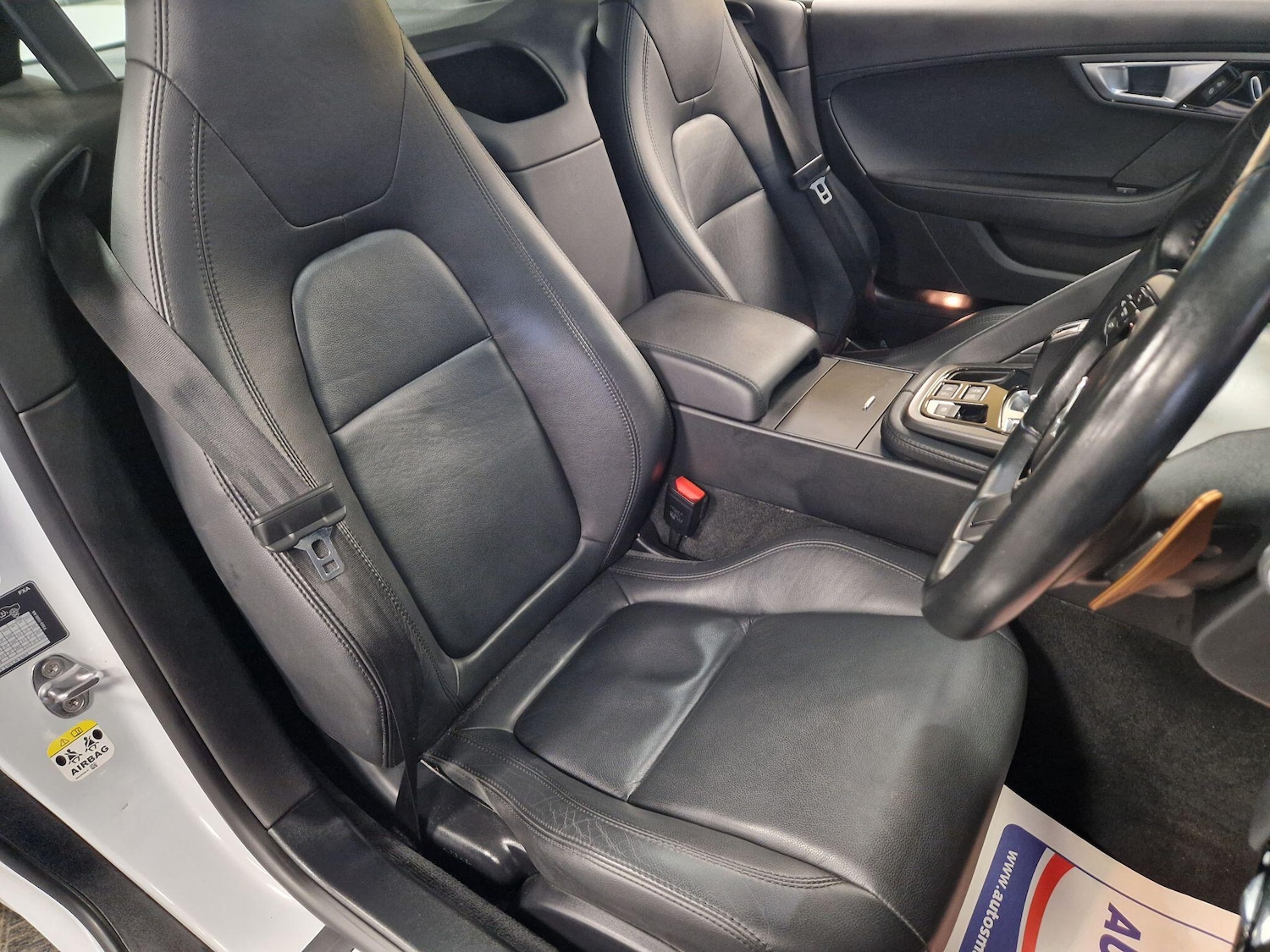 Used Jaguar F-Type 2016 for sale - 76942366: Photo 15