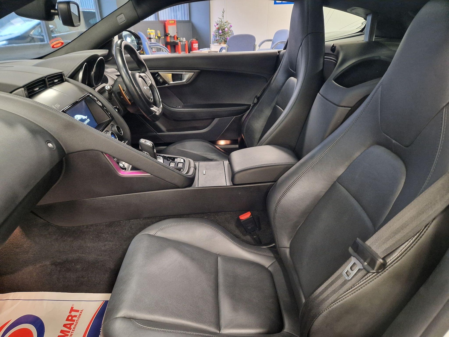 Used Jaguar F-Type 2016 for sale - 76942366: Photo 16