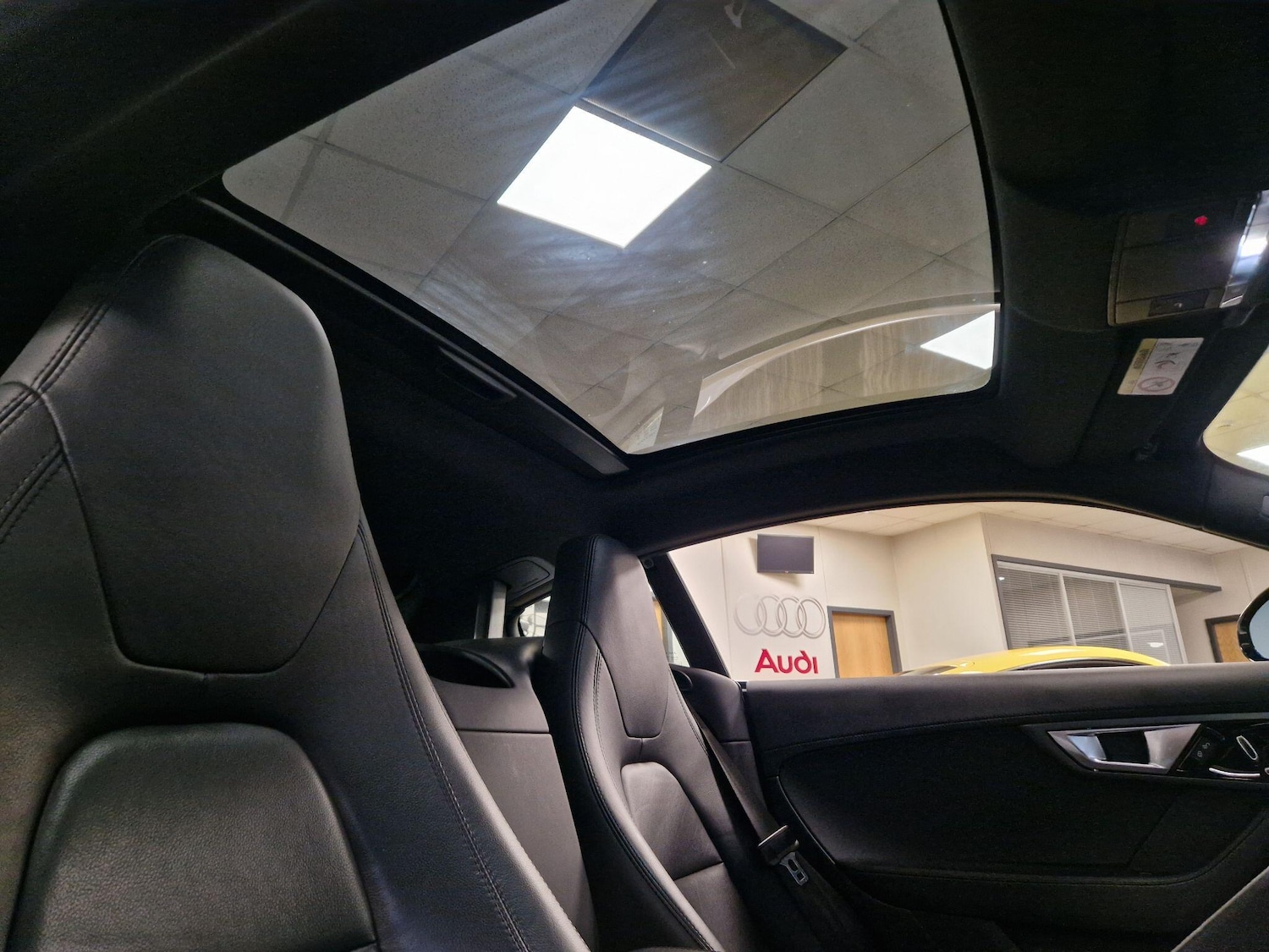 Used Jaguar F-Type 2016 for sale - 76942366: Photo 19