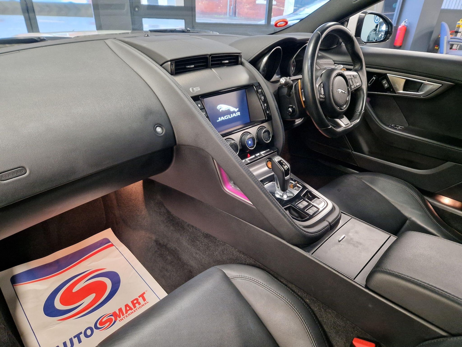 Used Jaguar F-Type 2016 for sale - 76942366: Photo 21