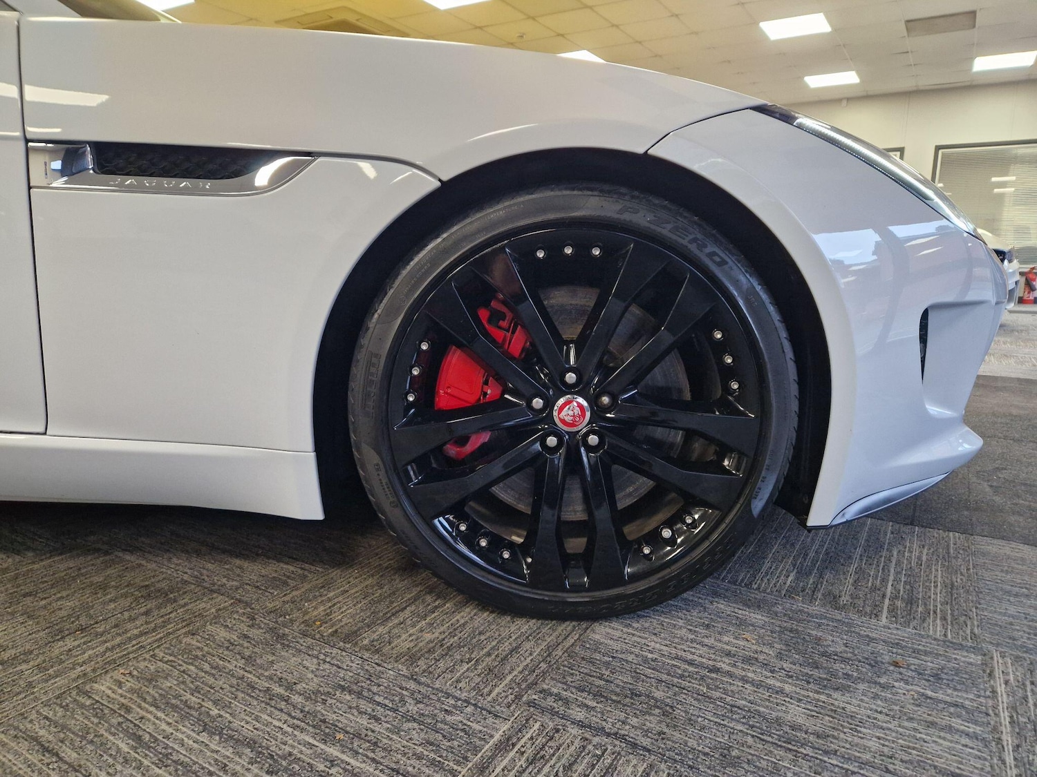 Used Jaguar F-Type 2016 for sale - 76942366: Photo 27