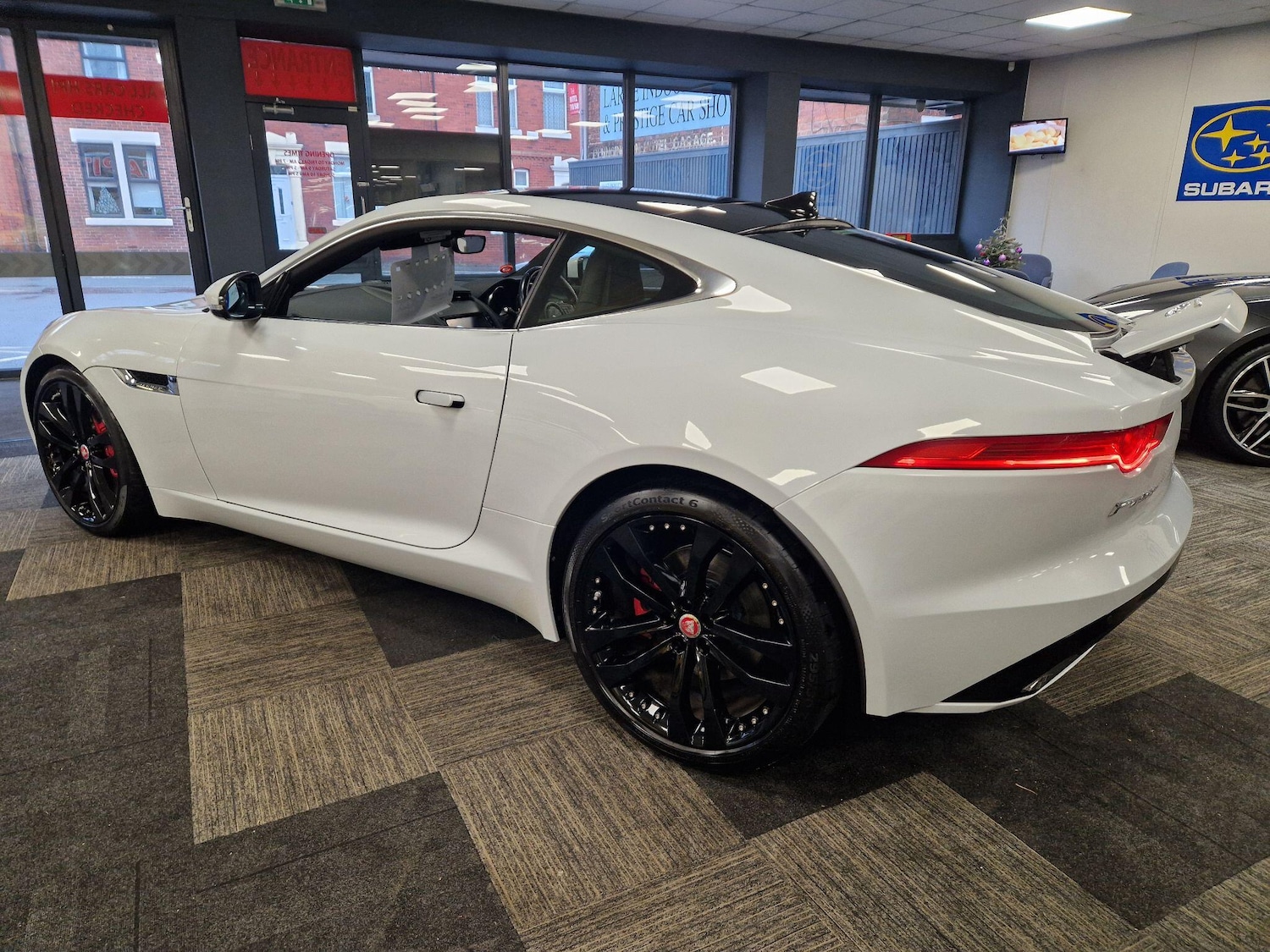 Used Jaguar F-Type 2016 for sale - 76942366: Photo 4