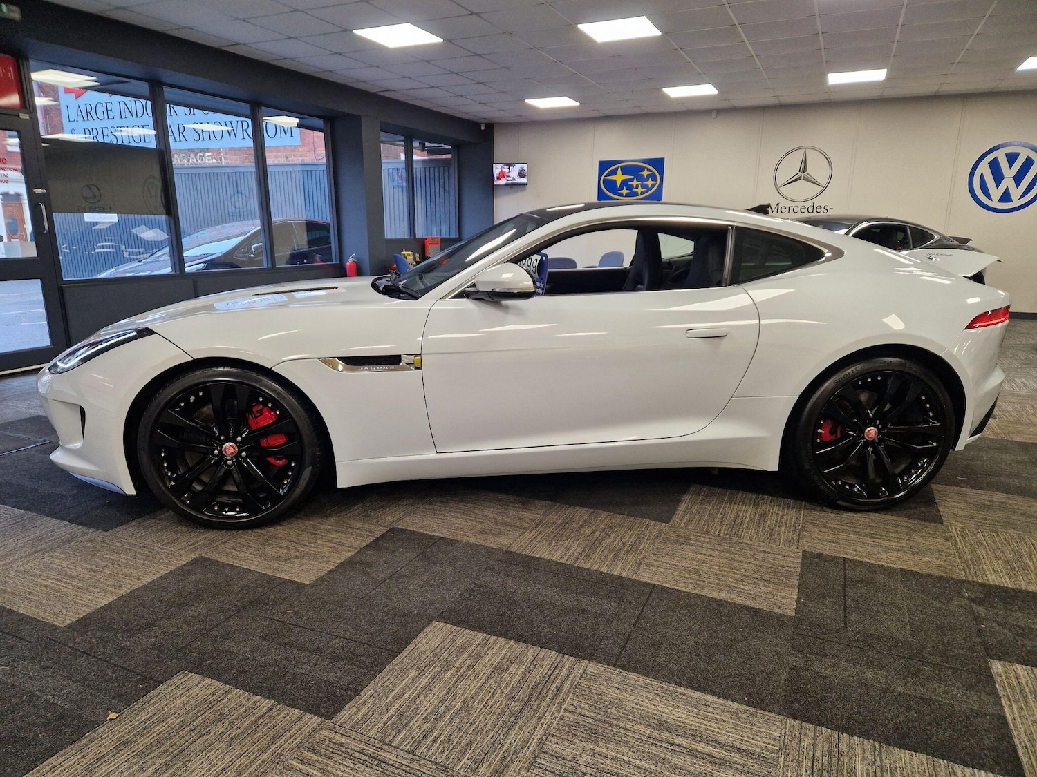 Used Jaguar F-Type 2016 for sale - 76942366: Photo 5