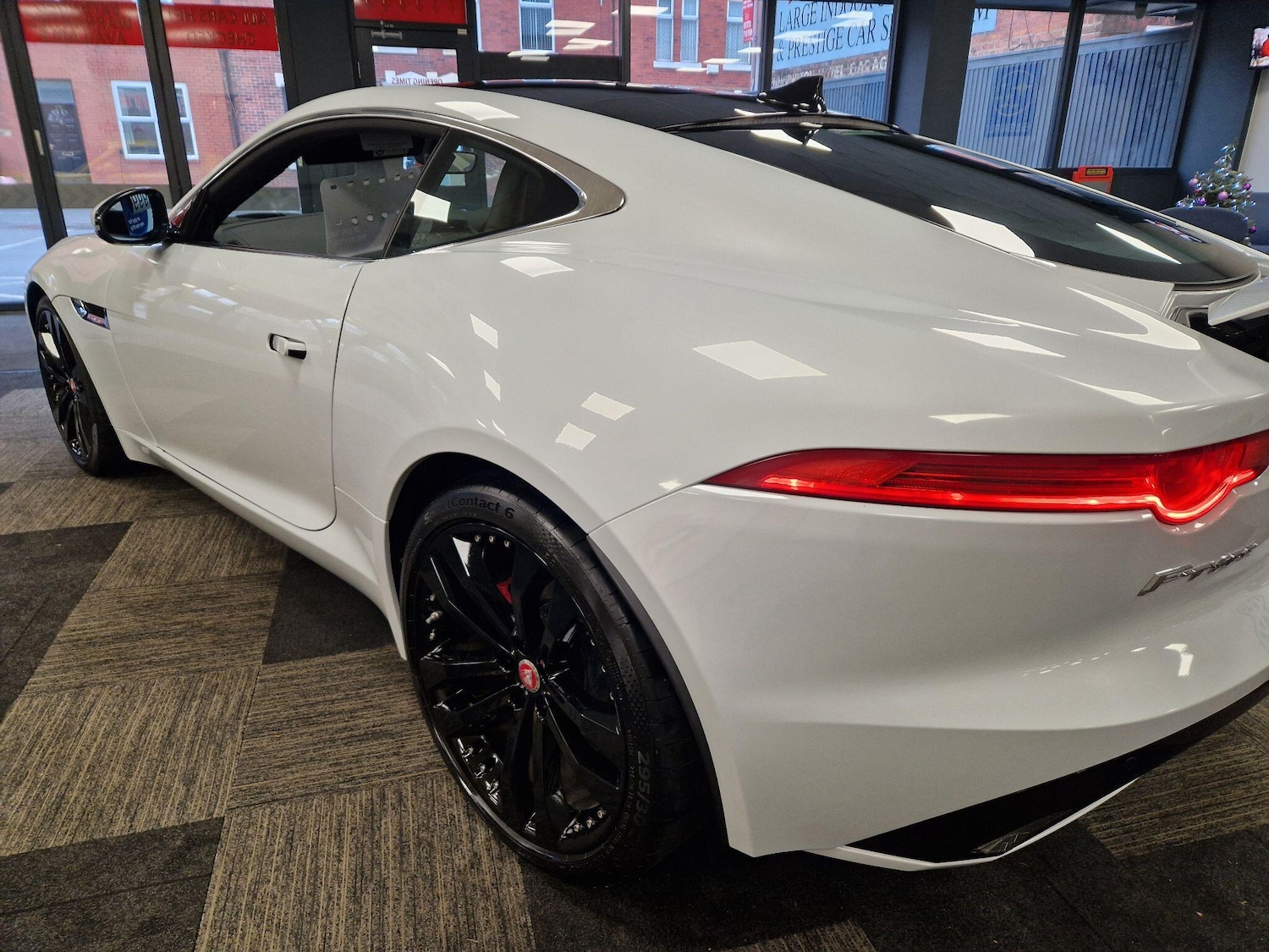 Used Jaguar F-Type 2016 for sale - 76942366: Photo 8