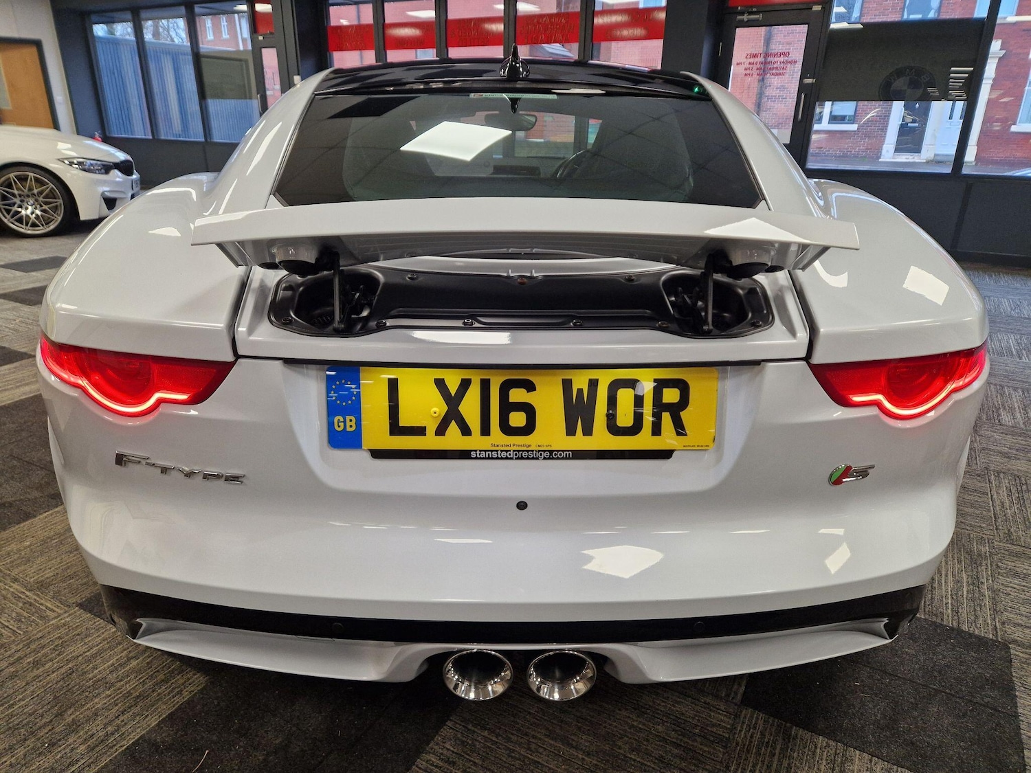 Used Jaguar F-Type 2016 for sale - 76942366: Photo 9