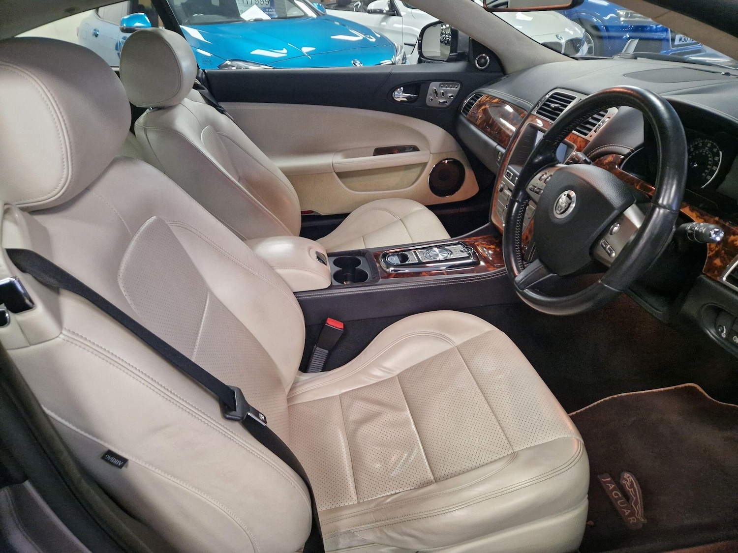 Used Jaguar XK 2010 for sale - 76831724: Photo 14