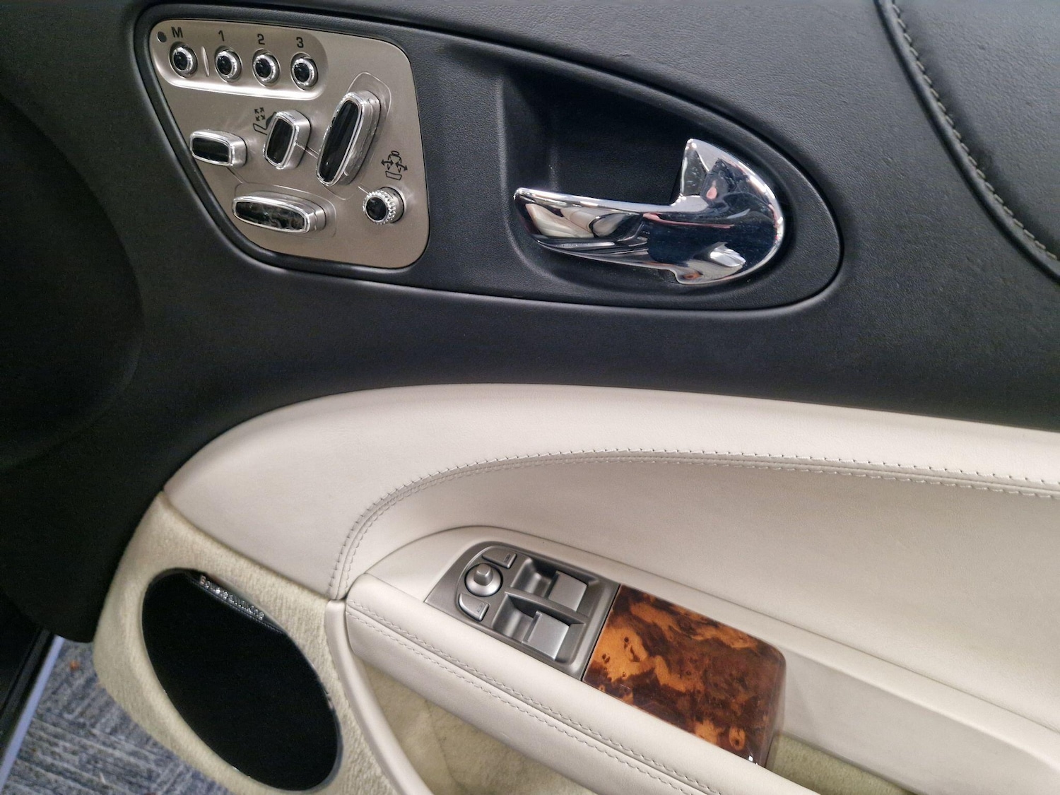 Used Jaguar XK 2010 for sale - 76831724: Photo 18