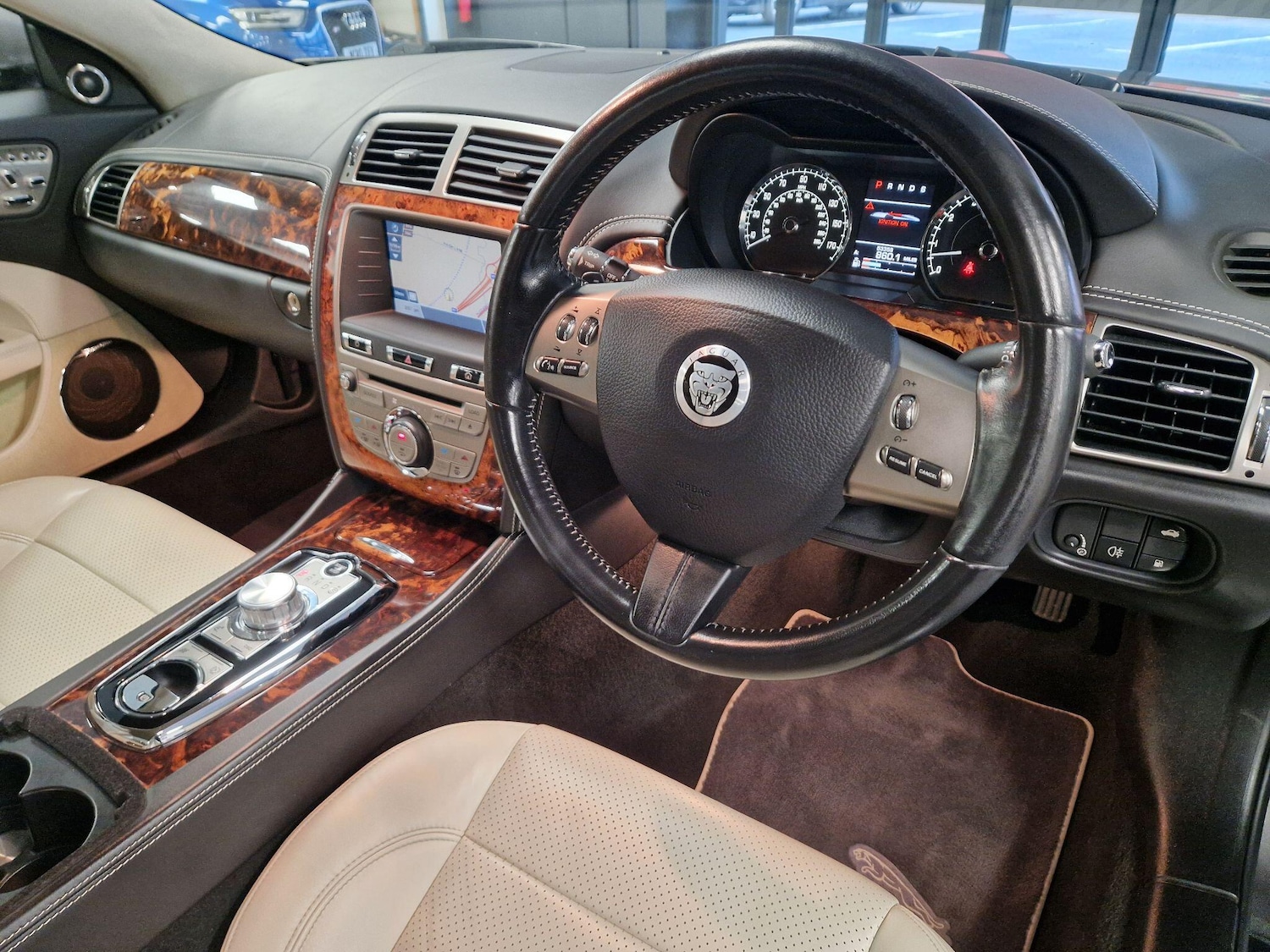 Used Jaguar XK 2010 for sale - 76831724: Photo 22