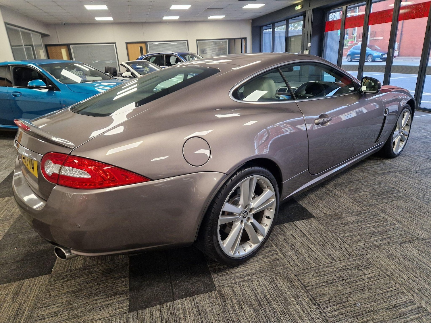 Used Jaguar XK 2010 for sale - 76831724: Photo 3