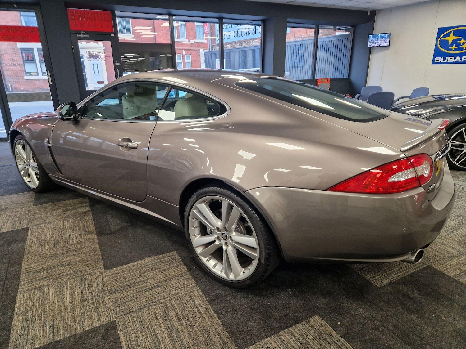 Used Jaguar XK 2010 for sale - 76831724: Photo 4