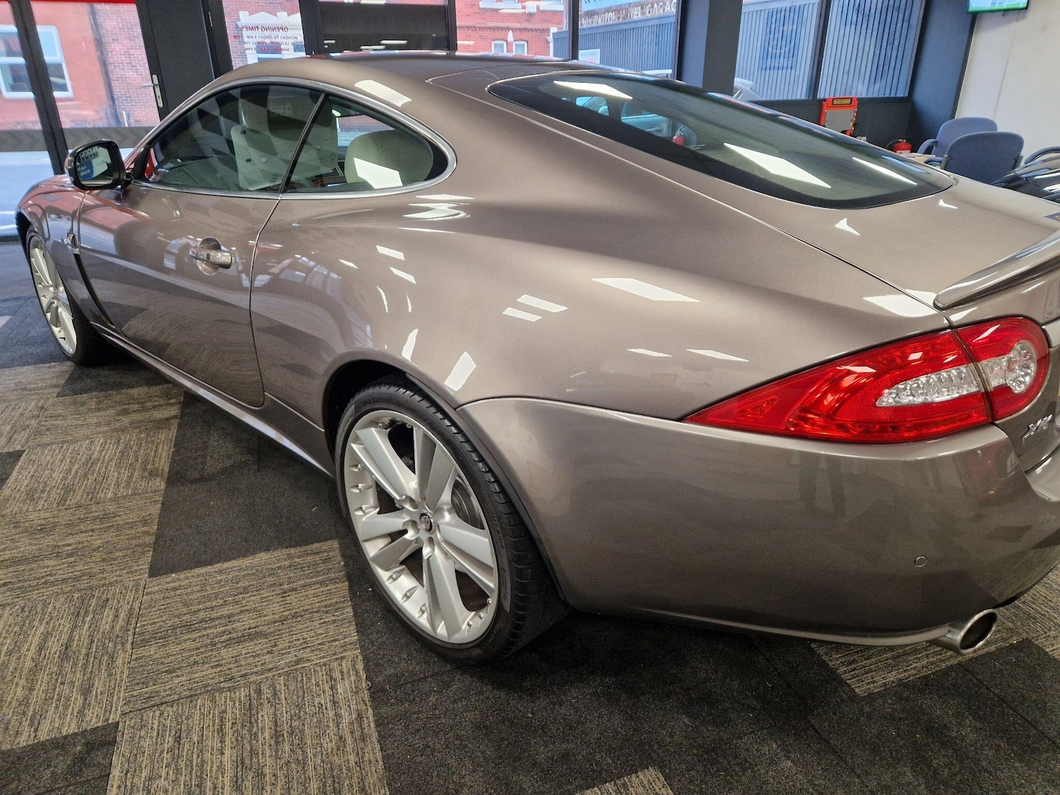 Used Jaguar XK 2010 for sale - 76831724: Photo 8