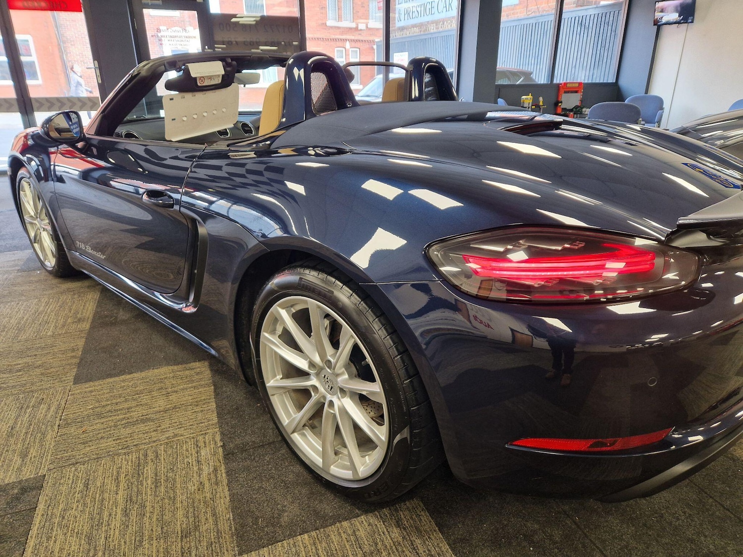 Used Porsche Boxster 2017 for sale - 77314561: Photo 12