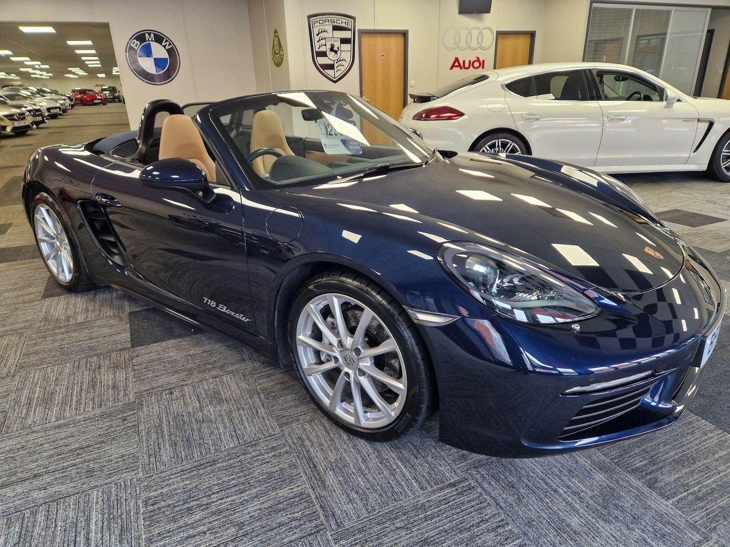 Used Porsche Boxster 2017 for sale - 77314561: Photo 3