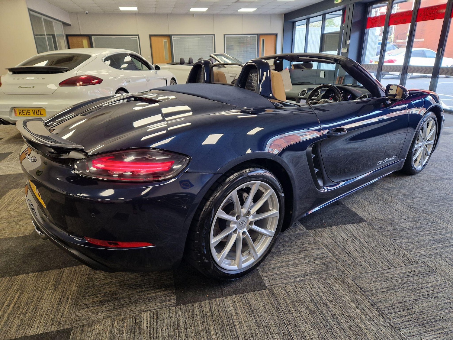 Used Porsche Boxster 2017 for sale - 77314561: Photo 5