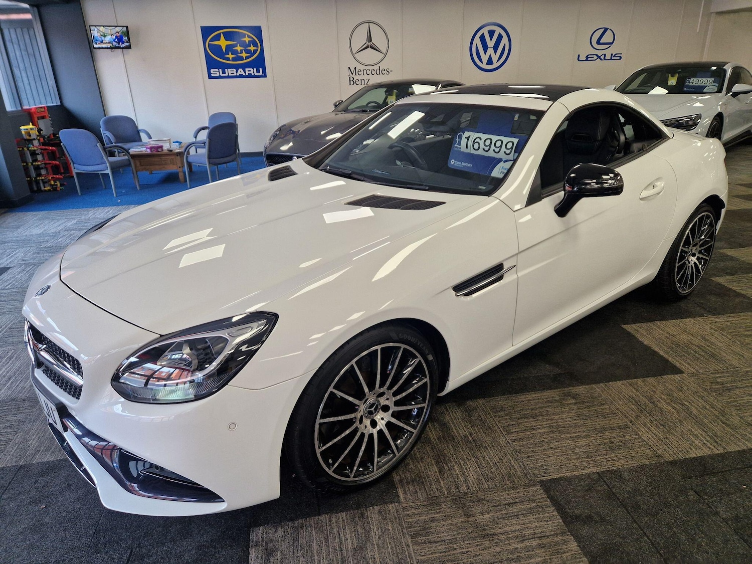Used Mercedes-Benz SLC 2017 for sale - 77632986: Photo 2