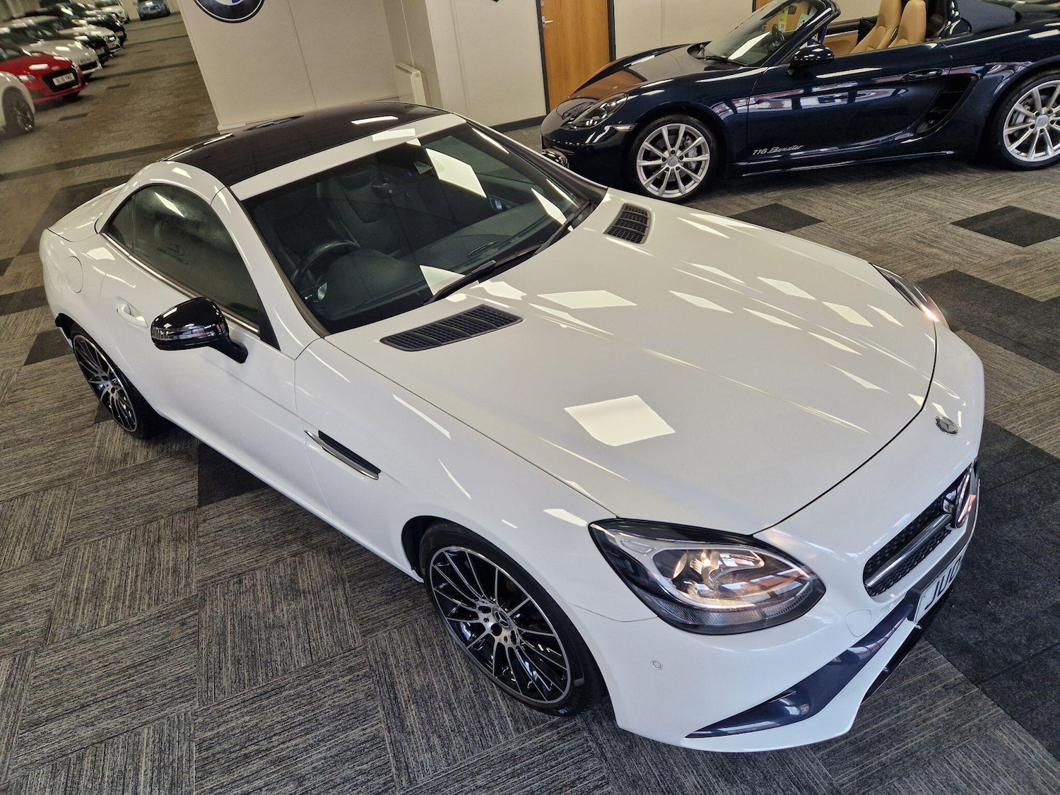 Used Mercedes-Benz SLC 2017 for sale - 77632986: Photo 32