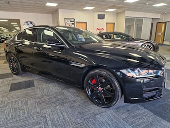 Used Jaguar XE 2017 for sale - 79265990: Photo