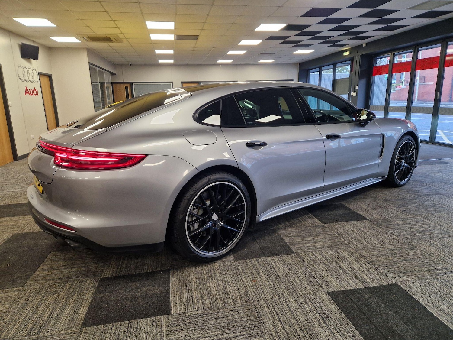 Used Porsche Panamera 2017 for sale - 77131382: Photo 3