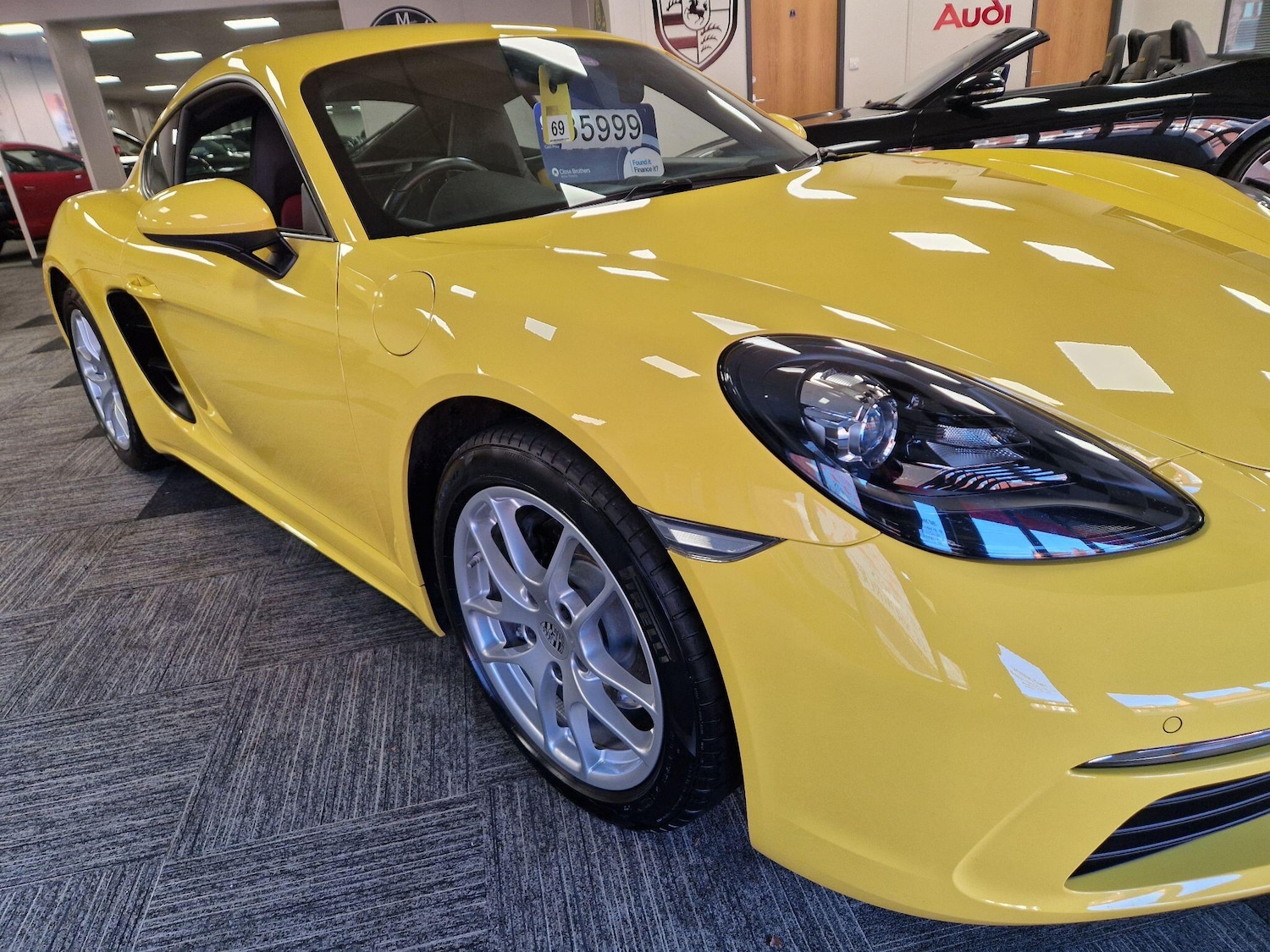 Used Porsche Cayman 2019 for sale - 76936523: Photo 13