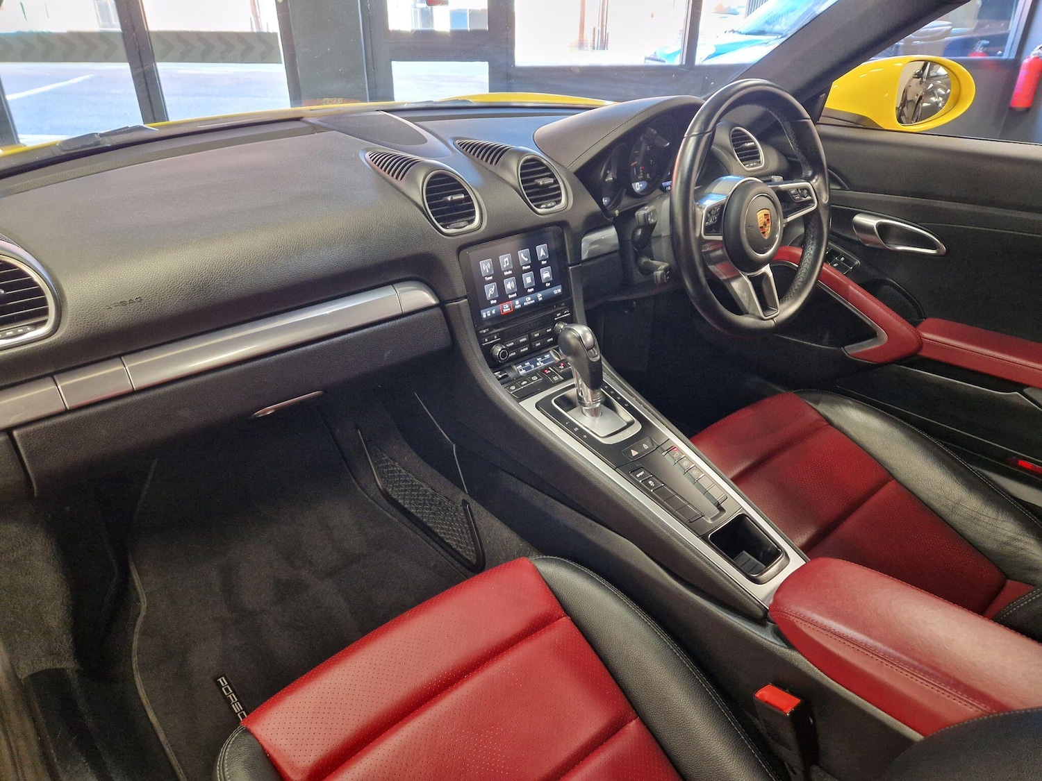 Used Porsche Cayman 2019 for sale - 76936523: Photo 24