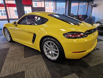 Used Porsche Cayman 2019 for sale - 76936523: Photo